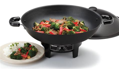 Aroma Housewares AEW-305 Electric Wok Review