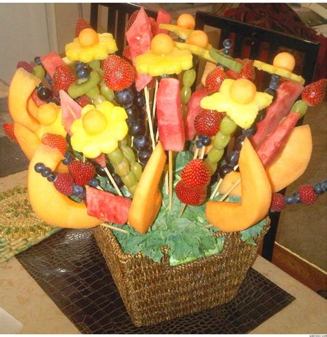 17 Best images about Creative Fruit Baskets on Pinterest | Edible fruit ...