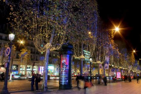 The season of Christmas on the Champs-Élysées - French Moments