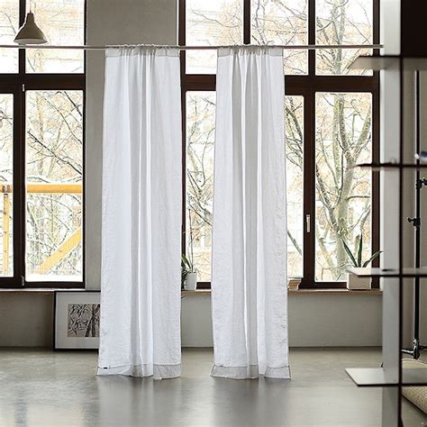 10 Easy Pieces: Simple White Linen Curtains - Remodelista | Linen curtain panels, White paneling ...