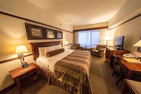 Guest Rooms & Suites - Alyeska Resort