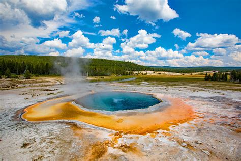 Emerald Hot Spring, Yellowstone National Park, Wyoming, US… | Flickr