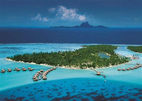 Which of the Following Polynesian Islands Has the Largest Population