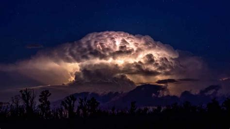 Terrifying Lightning Storm Caught In Time Lapse - YouTube