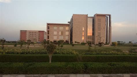 GALGOTIAS UNIVERSITY | Galgotias University Campus tour| Galgotias university -Gr. Noida ...