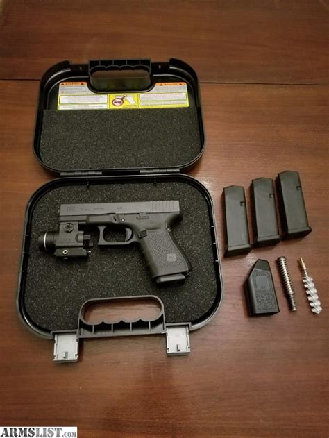 ARMSLIST - For Sale: Glock 19 Gen 4 with Laser/Light Combo and Extras