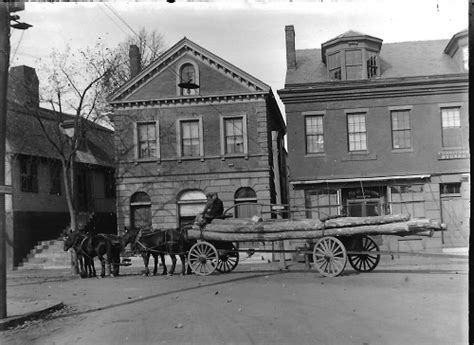 Traveling in the Past – Hitching Horses to History in Wickford Village - Online Review of Rhode ...