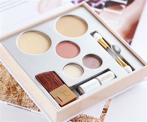 Jane Iredale Pure & Simple Makeup Kit | rolala loves