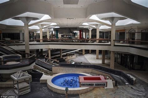 Inside America's Abandoned Malls, In 35 Haunting Photos