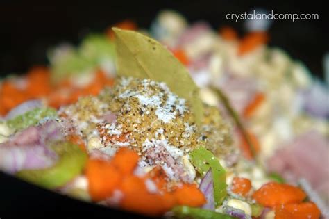Easy Recipe: Crockpot Navy Beans and Ham #TxBacon - CrystalandComp.com