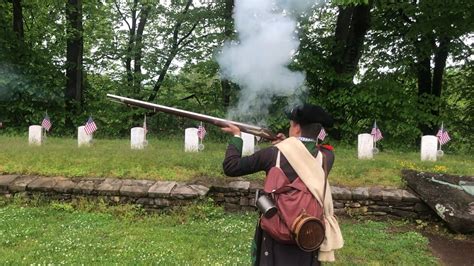 How a musket used during the American Revolutionary War was loaded and fired : r/interestingasfuck