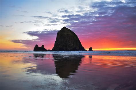 Cannon Beach, OR sunset (OC) [5875 × 3917] : r/EarthPorn