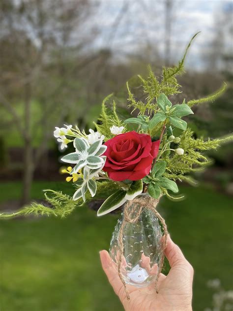 Small Glass Vase With Fake Flowers - Glass Designs