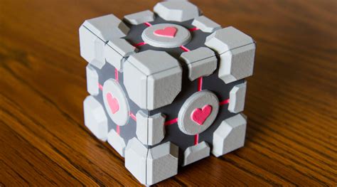 3D Printed Portal Companion Cube | 0x7D.com