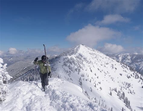 Pacific Northwest Seasons: Crystal Mountain’s South Back: A sweet taste of backcountry skiing