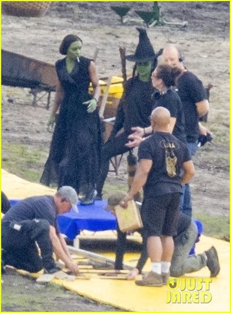 'Wicked' Set Photos Show Cynthia Erivo & Her Stunt Double Flying as ...