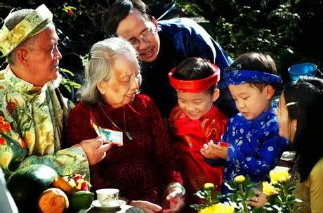 Vietnamese family and its traditional values | Vietnam Information ...