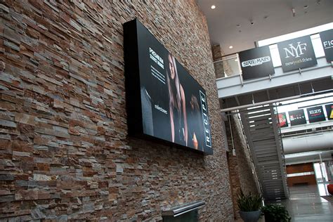 Restaurant LED Signage Solutions | Canadian-Made | LIGHTVU