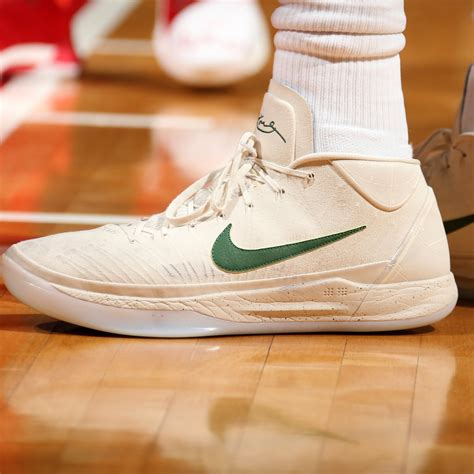 What Pros Wear: Giannis Antetokounmpo’s Nike Kobe A.D. 2017 Shoes ...