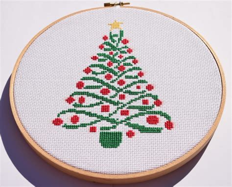 Traditional Christmas tree cross stitch pattern | Cross stitch tree, Cross stitch patterns free ...