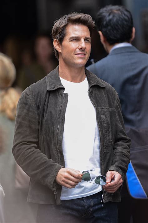 Tom Cruise showed off his sexy smile on the set of Oblivion in NYC in ...