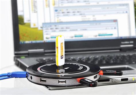 12-Port USB 3.0 Hub | Gadgetsin