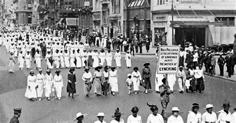 History: 14th Amendment ratified, lynchings protested