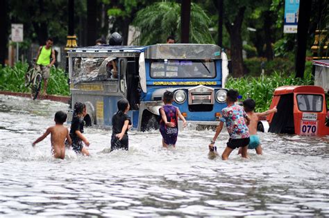 Work, classes suspended today as storms boost ‘habagat’ rains - Manila ...