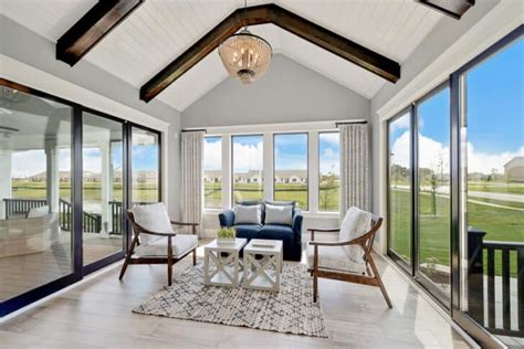 Sunroom Flooring Ideas (Materials & Options Guide)