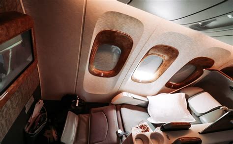 Review: Emirates Boeing 777 Business Class || It's "Meh"...