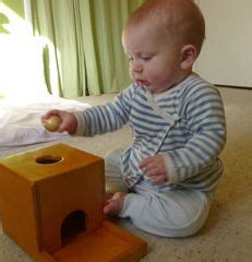 Montessori Child Development, The First Year | Spiele