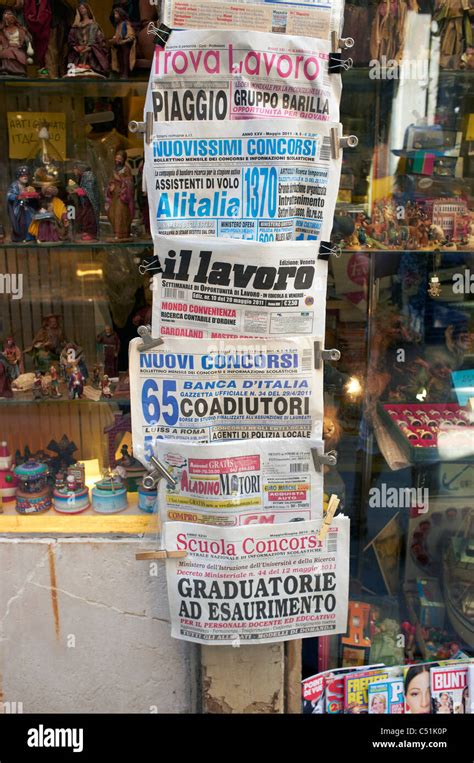 Italy newspapers hi-res stock photography and images - Alamy