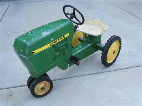 Antique John Deere Pedal Tractor