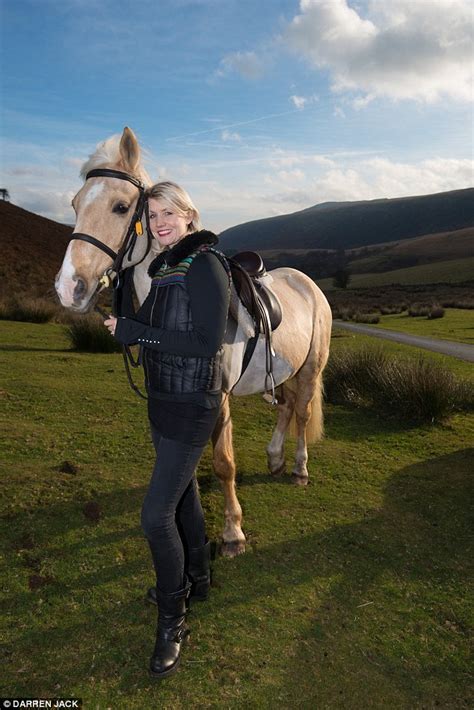 TV star reveals horse riding helps her grieve baby loss | Daily Mail Online