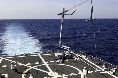 File:ScanEagle recovery on USS Oscar Austin.jpg - Wikipedia, the free ...