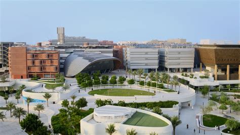 Sustainable Living, Made Easy | Masdar City - YouTube