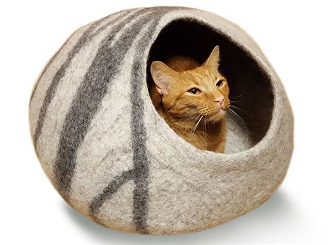 Luxury Cat Beds Your Furry Friends Will Love and Feel Safe In