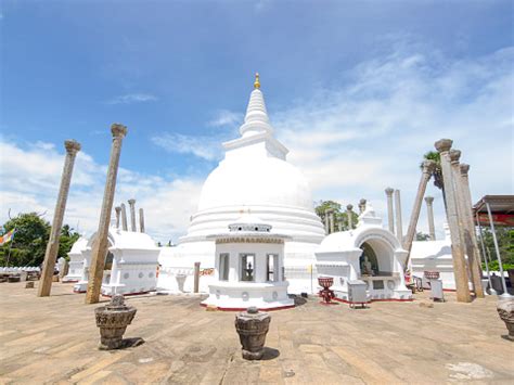 Thuparamaya Stupa In Anuradhapura Sri Lanka Stock Photo & More Pictures ...