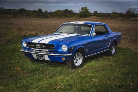 1965 Blue Ford Mustang - Yorkshires Finest Wedding Cars