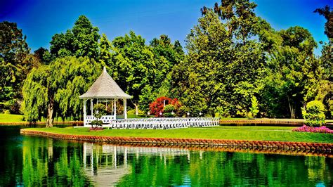 Calm Lake With Reflection Of White Hut And Green Trees HD Nature ...