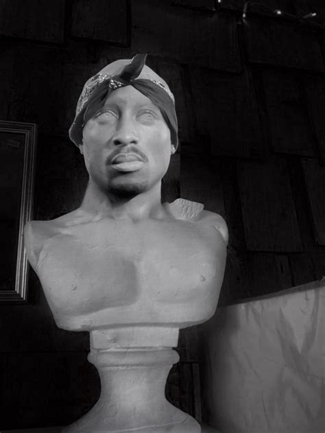 Tupac Shakur statue | Behance