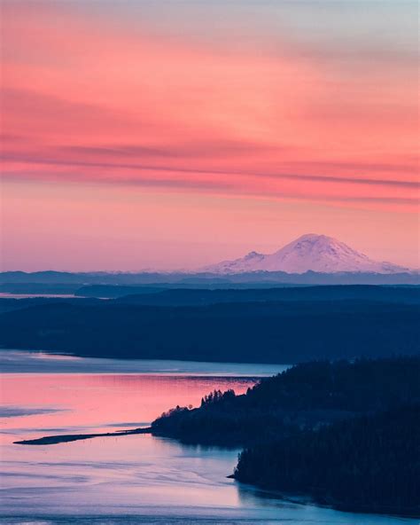 Saturday night's stunning sunset over the Puget Sound and Mt. Rainier 118 miles away [1440x1800 ...