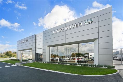 JAGUAR & LANDROVER SHOWROOM - MDP + Partners