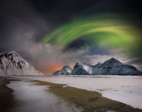 Chasing the Northern Lights On The Lofoten Islands - 500px