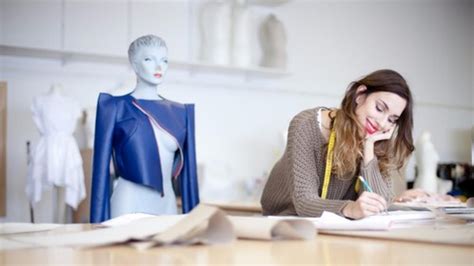 What Is A Fashion Designer, And What Do They Actually Do? | eduaspirant.com