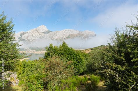 Views of the riaño reservoir and its mountains with the morning mists ...