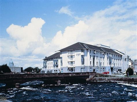 Hotels in Galway Bay Ireland - Jurys Inn Galway on the Seafront