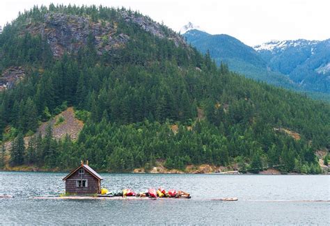 Ross Lake Resort: Floating Lakefront Paradise