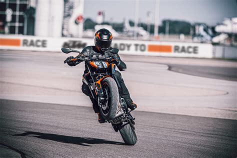 2021 KTM 890 Duke | First Look Review | Rider Magazine