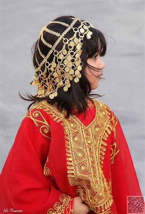 Bahrain | Costumes around the world, Traditional outfits, Diy costumes ...